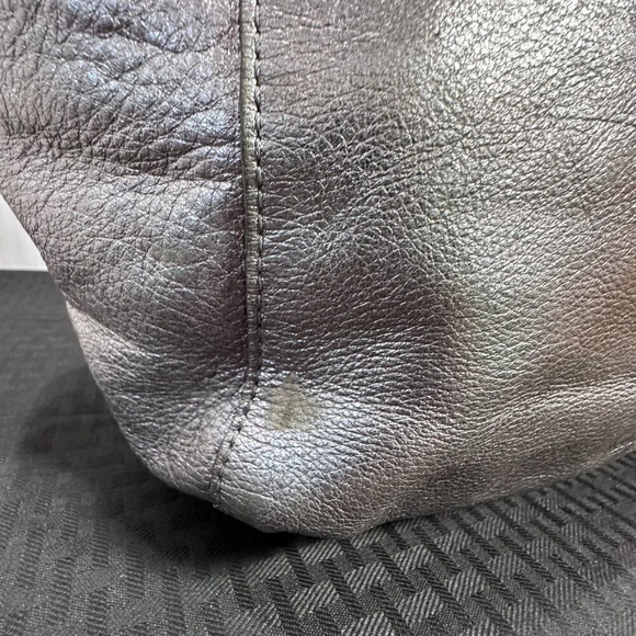 B Makowsky Metallic Pewter Alice Shopper - Picture 8 of 15